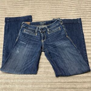Ariat Women's Classic Indigo Straight Leg Jeans
Size 28 Short